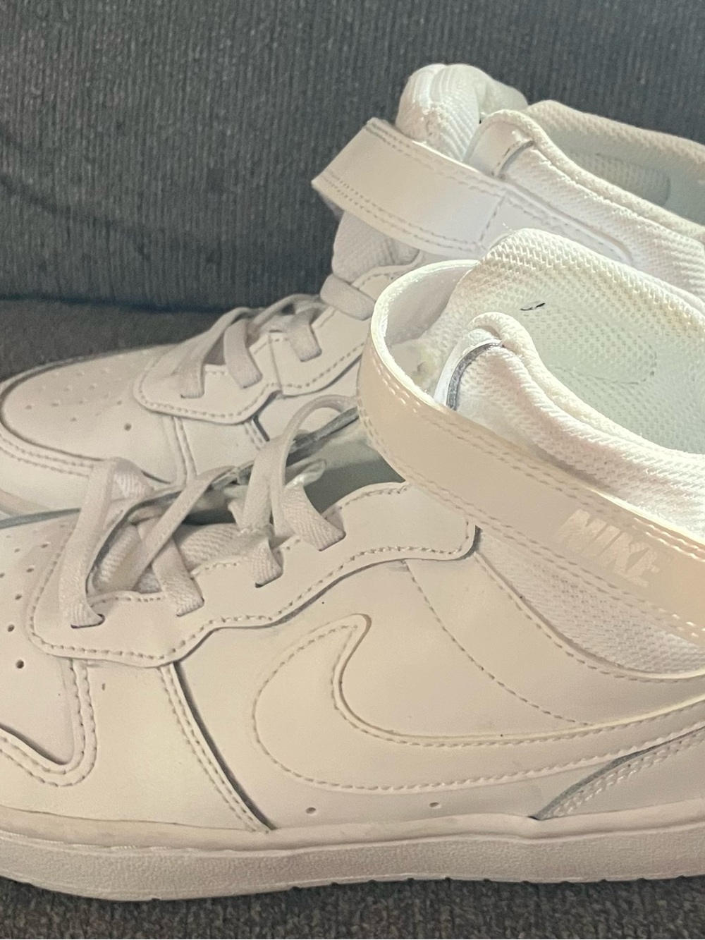 Boys White Air Day Play Nike High Top Size 2 Brand New